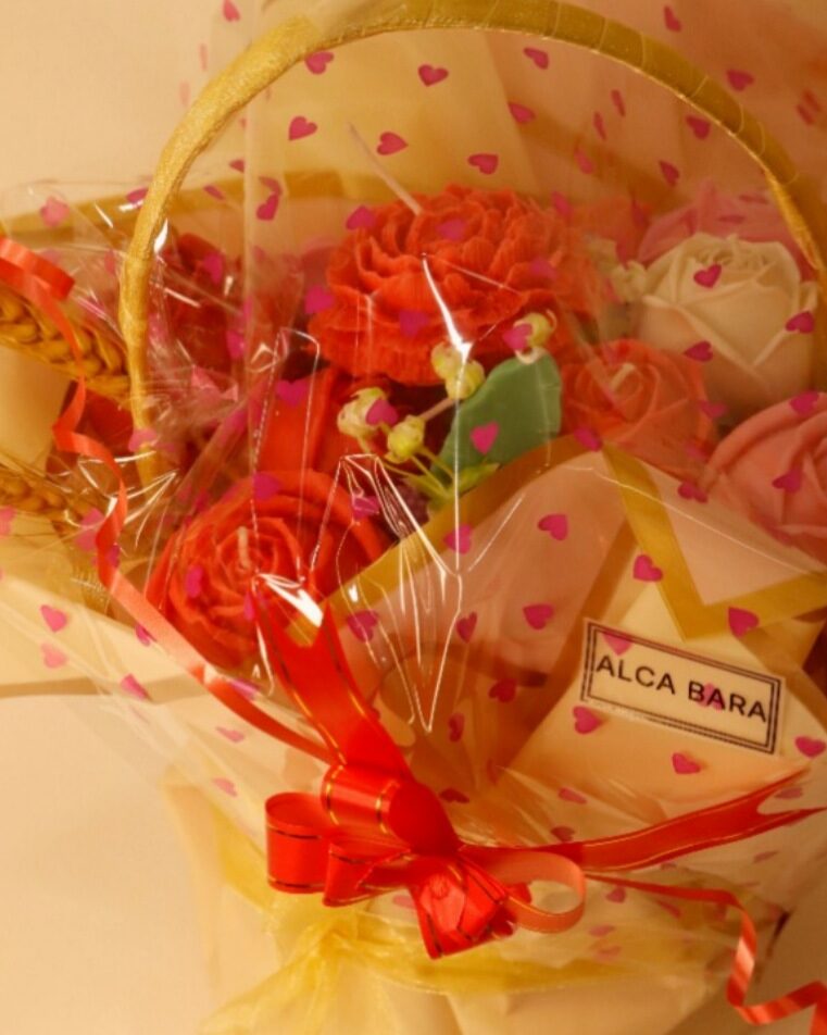 Red roses Candle bouquet